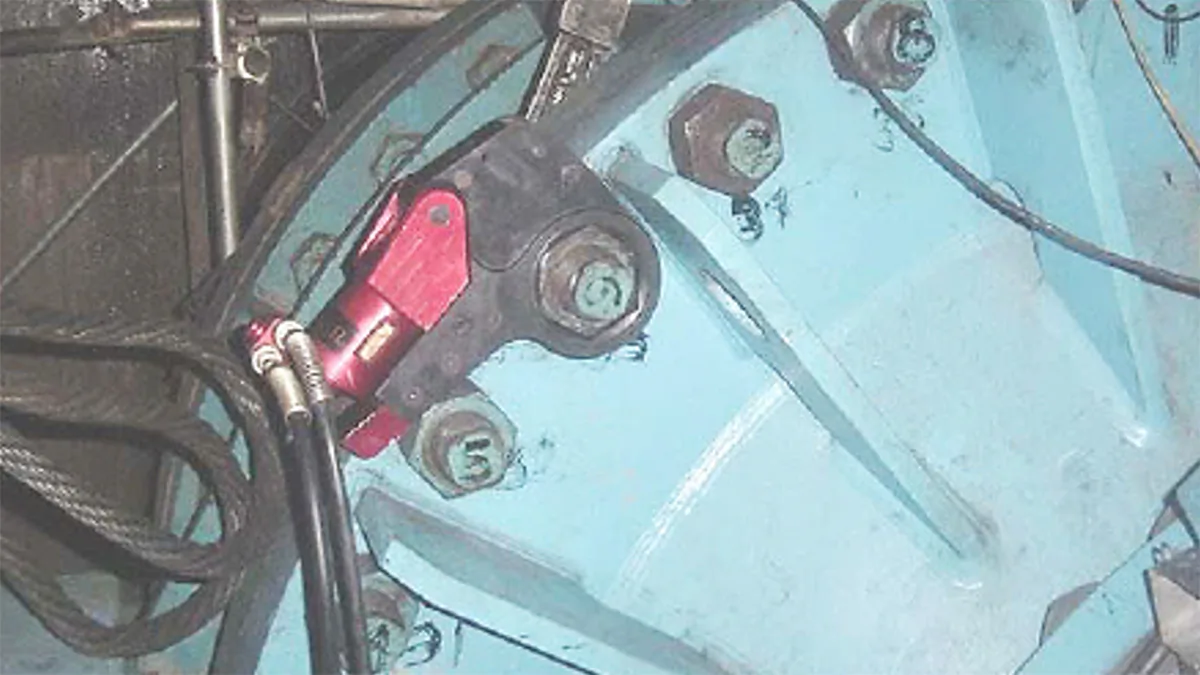 Затяжка дискового гермоклапана ГЭС кассетным тонкопрофильным ключом HYTORC