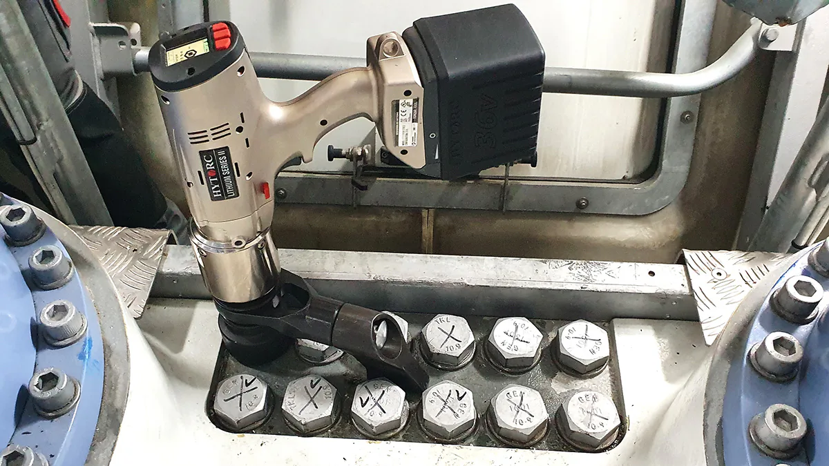 Применение аккумуляторной болтинг-машины LST-3000 на болтах тормоза рысканья ветрогенератора Lagerwey L100 (2.5 MW)