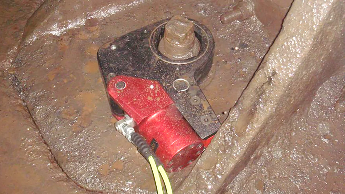 Затяжка фундаментных болтов конусной дробилки крупного дробления ККД-1500