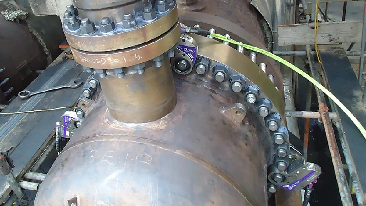 Симметричная затяжка теплообменника 4 ключами STEALTH одновременно