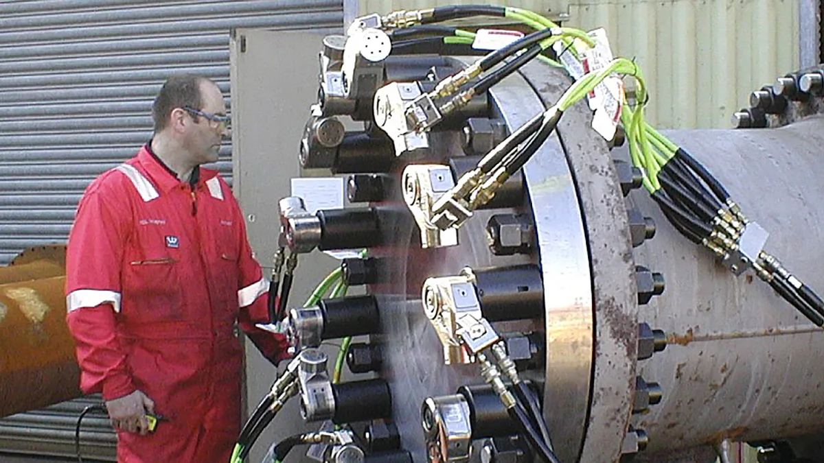 Симметричная затяжка одним оператором 14 ключами одновременно